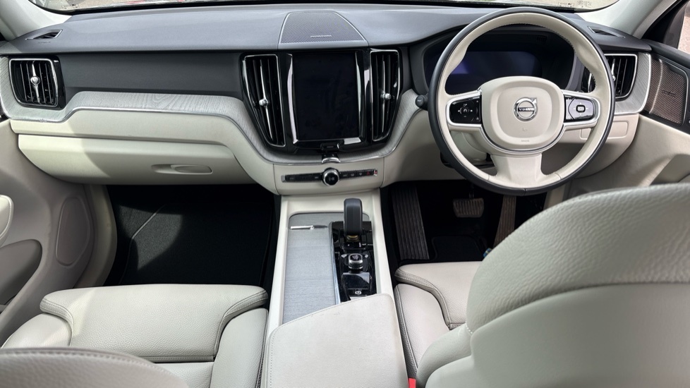 Volvo XC60 Plus, B5 Awd Mild Hybrid, Dark RA74LNW Black #5