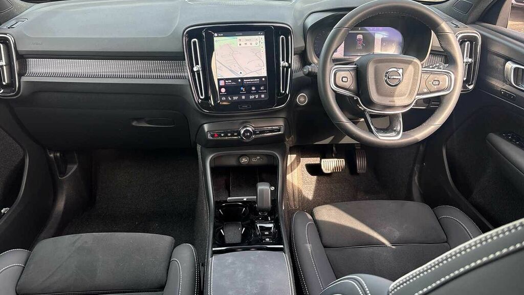 Volvo XC40 Plus, B3 Mild Hybrid, Dark SM74DFZ White #5