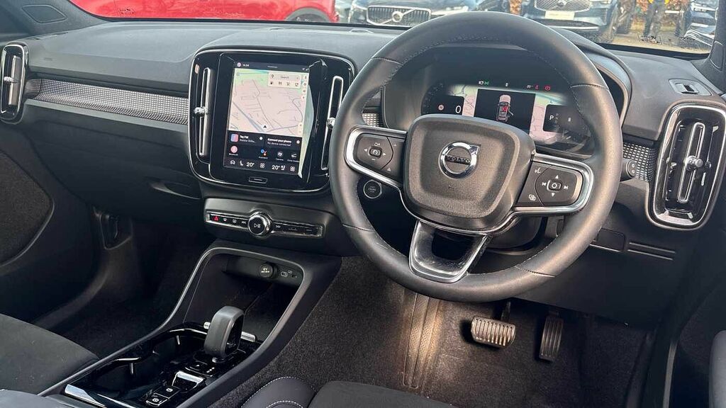 Volvo XC40 Plus, B3 Mild Hybrid, Dark SM74DFZ White #4