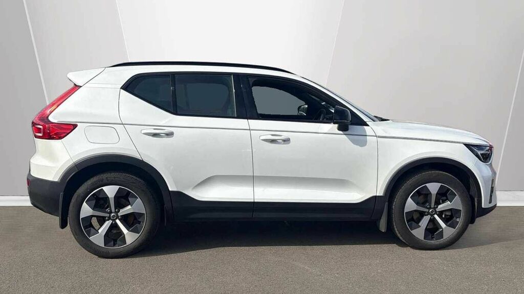 Volvo XC40 Plus, B3 Mild Hybrid, Dark SM74DFZ White #3