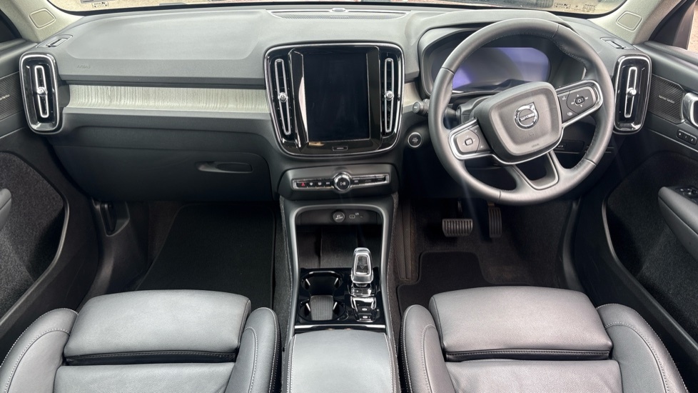 Volvo XC40 Ultra, B3 Mild Hybrid, Dark RA74KHX Red #5