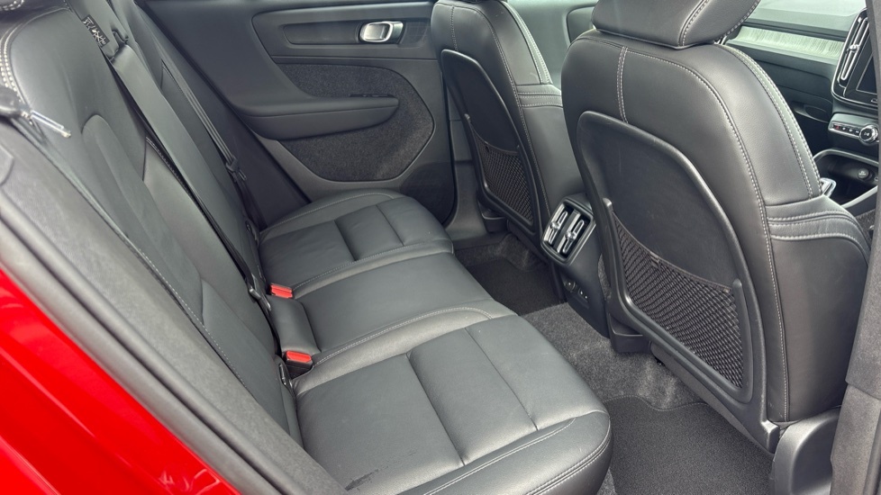 Volvo XC40 Ultra, B3 Mild Hybrid, Dark RA74KHX Red #6