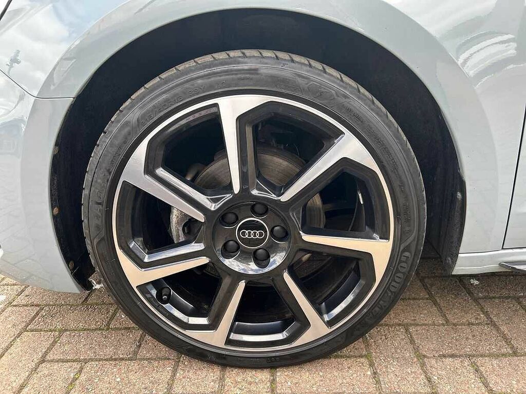 Audi A1 Black Edition 35 Tfsi 150 Ps S Tronic ST72RZX Grey #5