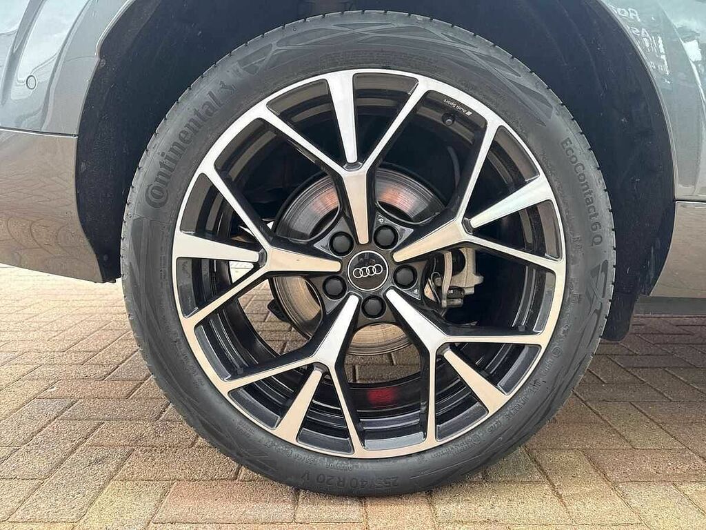 Audi Q3 Launch Edition E-hybrid 272 Ps S Tronic SR75CGU Grey #5