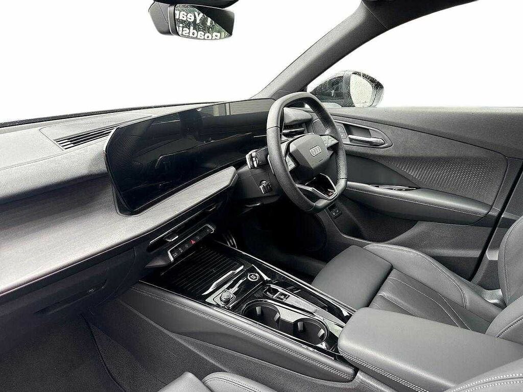 Audi Q3 Launch Edition E-hybrid 272 Ps S Tronic SR75CGU Grey #2