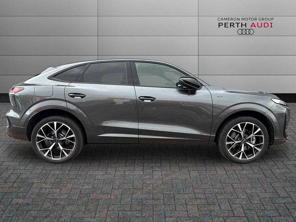 Audi Q3 Launch Edition E-hybrid 272 Ps S Tronic SR75CGU Grey #4