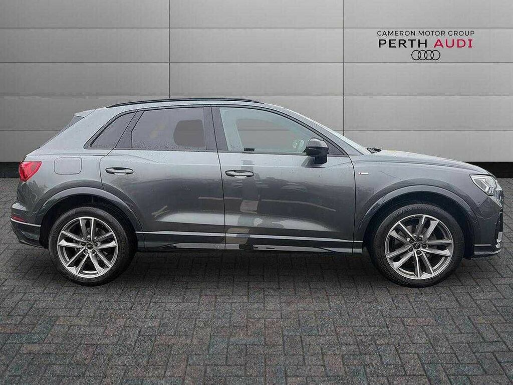 Audi Q3 O Black Edition 35 Tfsi 150 Ps 6-Speed SP24UMC Grey #4