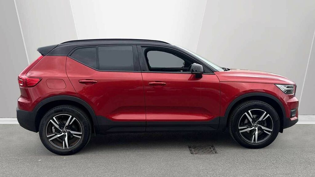 Volvo XC40 R-design, T3 YA70UVB Red #3