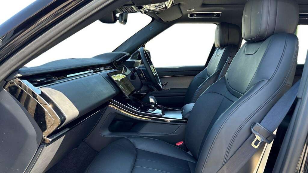 Land Rover Range Rover Sport 3.0 D300 Dynamic Se 2025 FG25UDK Black #3