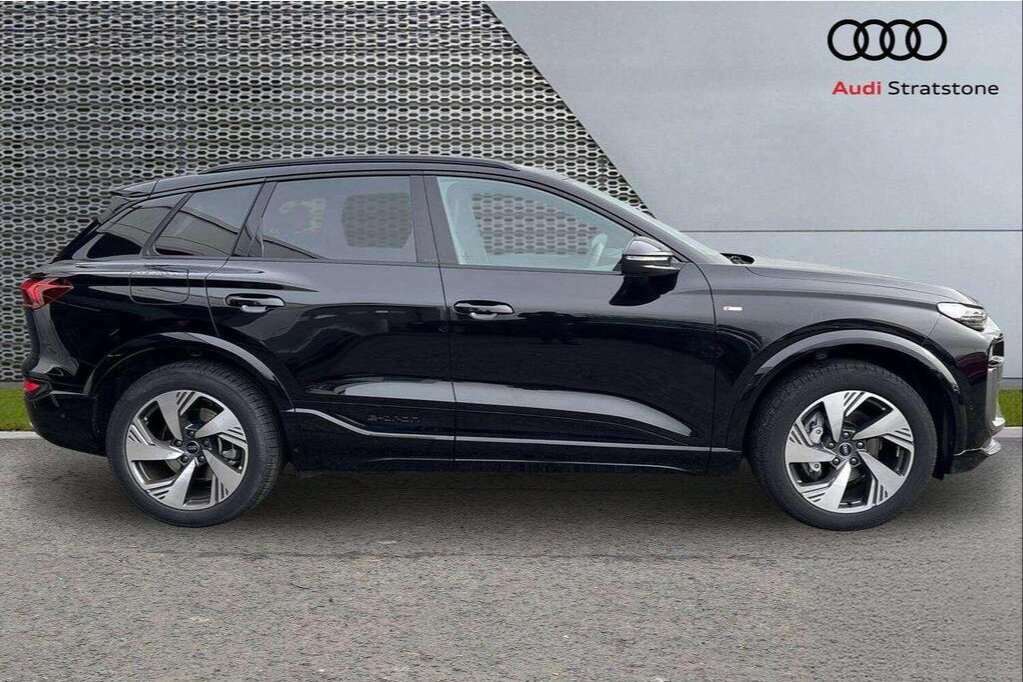 Audi Q6 E-Tron 285Kw Quattro 100Kwh S Line 2025 MM75PXW Black #4