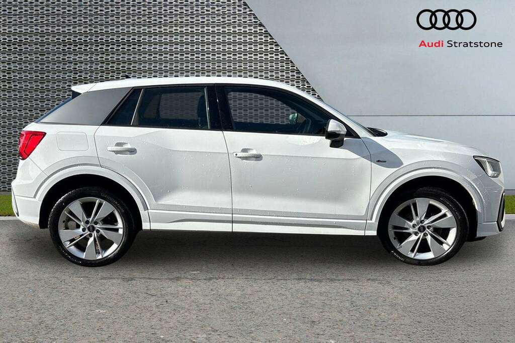 Audi Q2 35 Tfsi S Line S Tronic 2023 VO23RMZ White #4
