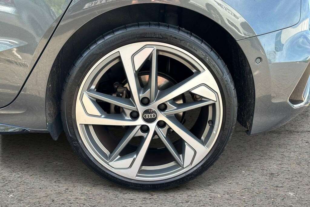 Audi A3 35 Tfsi Black Edition 2024 ML24RKJ Grey #5