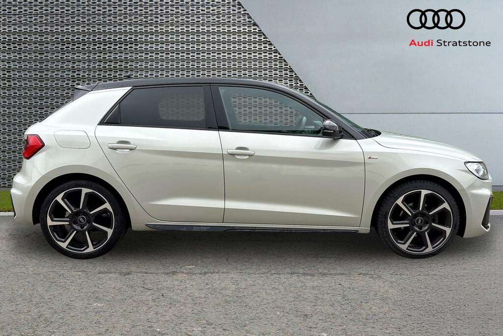Audi A1 30 Tfsi 110 Black Edition S Tronic 2023 GL72PKX Silver #4
