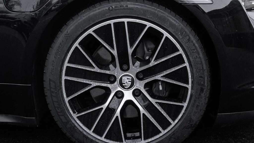 Porsche Taycan 4X2 2023 RX23YWP Black #4