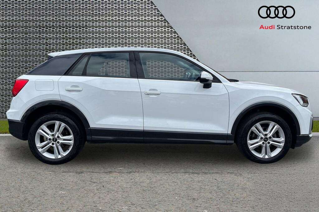 Audi Q2 35 Tfsi Sport S Tronic 2024 BK24KDX White #4