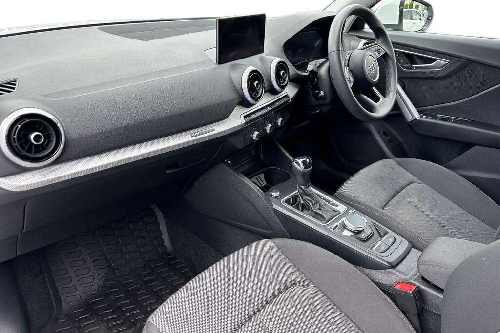 Audi Q2 35 Tfsi Sport S Tronic 2024 BK24KDX White #2