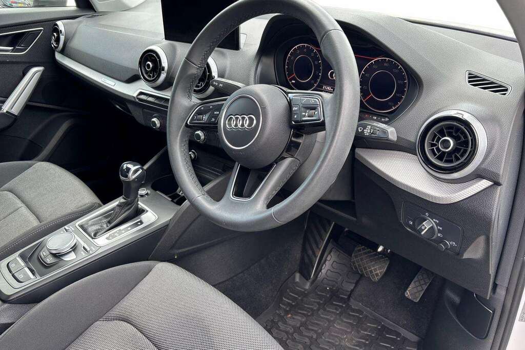 Audi Q2 35 Tfsi Sport S Tronic 2024 BK24KDX White #6