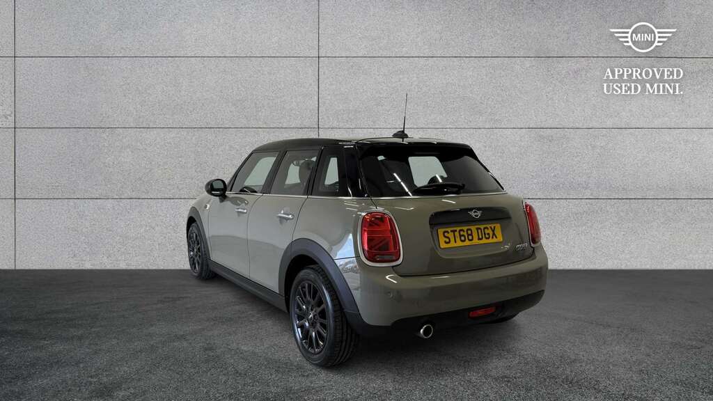 Mini Hatch 1.5 Cooper II 2018 ST68DGX Green #4