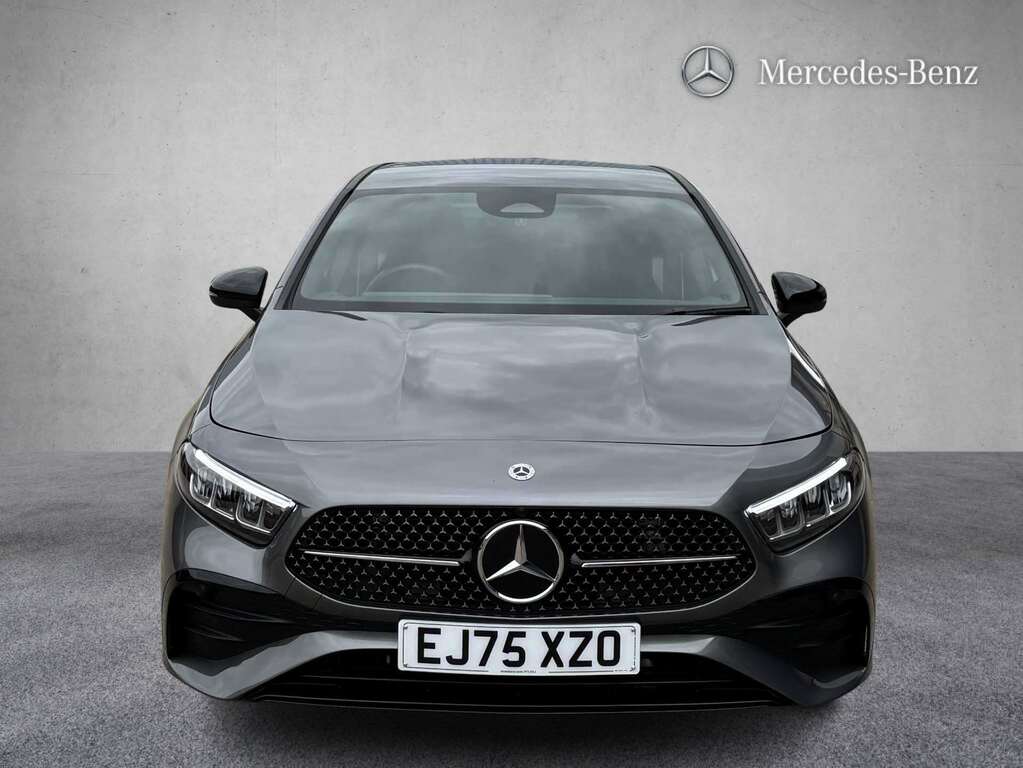 Mercedes-Benz A Class A200 Amg Line Premium 2025 EJ75XZO Grey #4