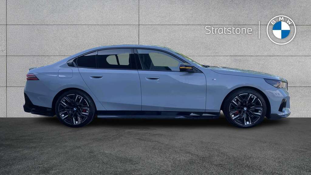 BMW i5 442Kw M60 Xdrive 84Kwh 2025 FL75UVU Grey #2