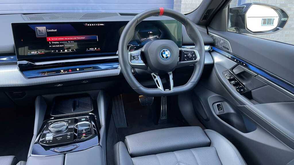 BMW i5 442Kw M60 Xdrive 84Kwh 2025 FL75UVU Grey #3