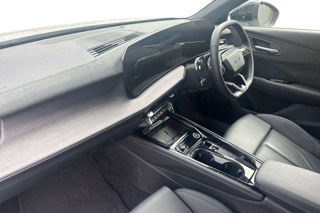 Audi Q3 1.5 E-hybrid Launch Edition S Tronic 2026 BJ26KAK White #2