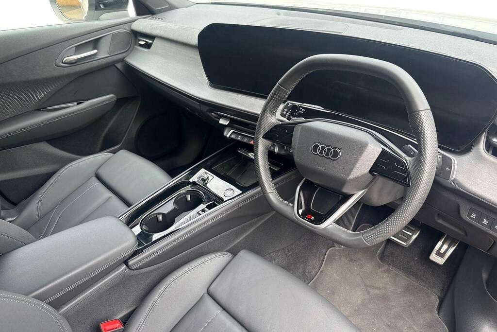 Audi Q3 1.5 E-hybrid Launch Edition S Tronic 2026 BJ26KAK White #5
