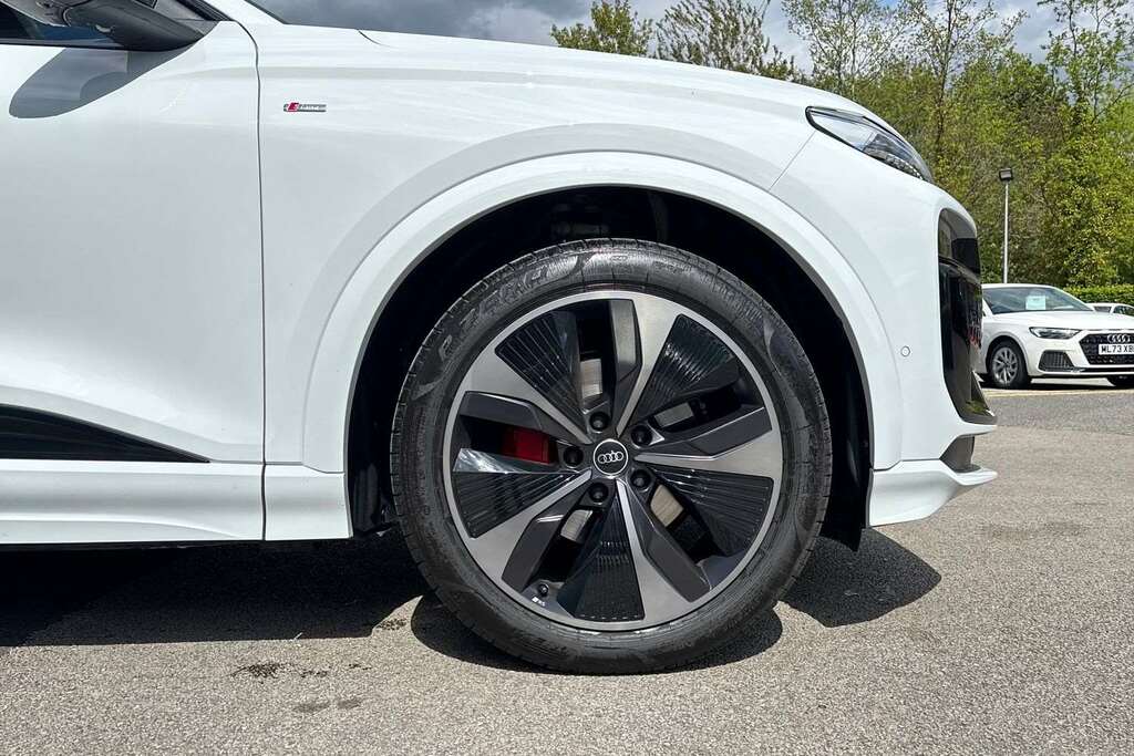 Audi Q6 E-Tron 225Kw Performance 100Kwh Edition 1 2025 MM75URJ White #4
