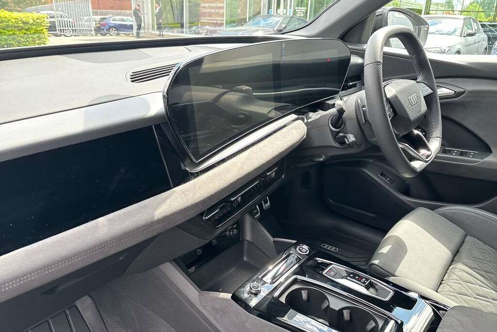 Audi Q6 E-Tron 225Kw Performance 100Kwh Edition 1 2025 MM75URJ White #2