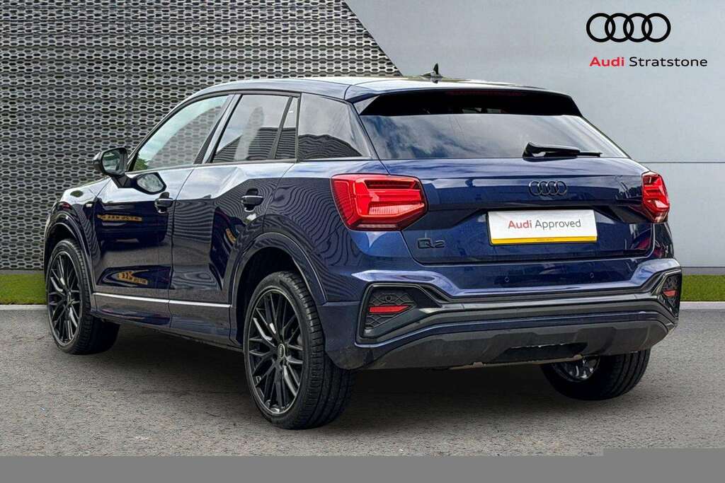 Audi Q2 35 Tfsi Black Edition 2024 BA24YCU Blue #2