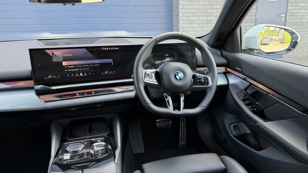 BMW i5 250Kw Edrive40 M Sport 84Kwh 2025 FH75CPO White #5