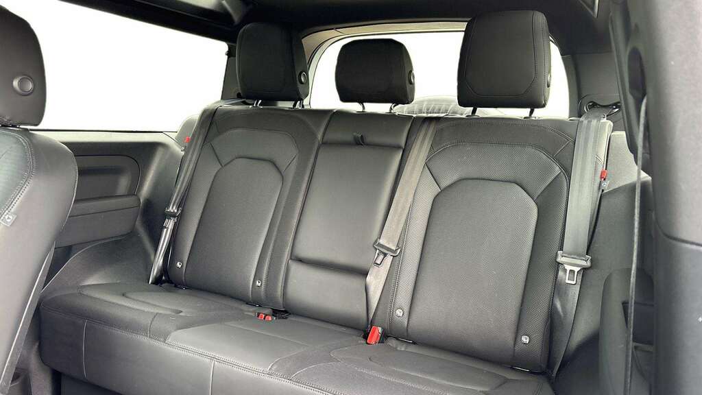 Land Rover Defender 90 3.0 D250 X-dynamic Se 90 2023 MJ23HKV White #4