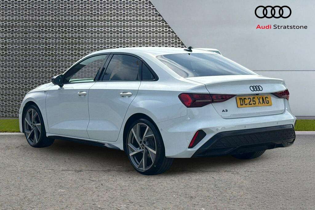 Audi A3 1.5 Tfsi 150 Black Edition S Tronic 2025 DC25XAG White #3