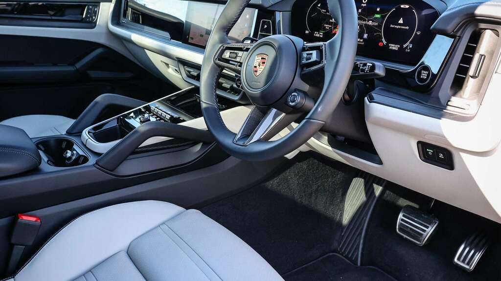 Porsche Cayenne V6 Blk Ed S E-hyb 2026 MT26ZBL Black #4