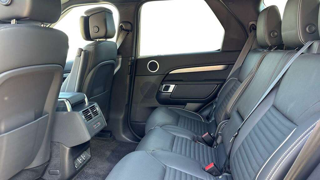 Land Rover Discovery 3.0 D300 R-dynamic Hse 2023 FJ23YYO Black #4
