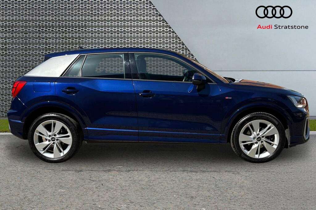 Audi Q2 35 Tfsi S Line S Tronic 2023 GF23XHM Blue #4