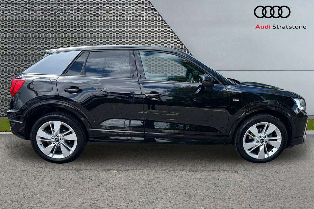 Audi Q2 35 Tfsi S Line S Tronic 2024 BA24YHB Black #3