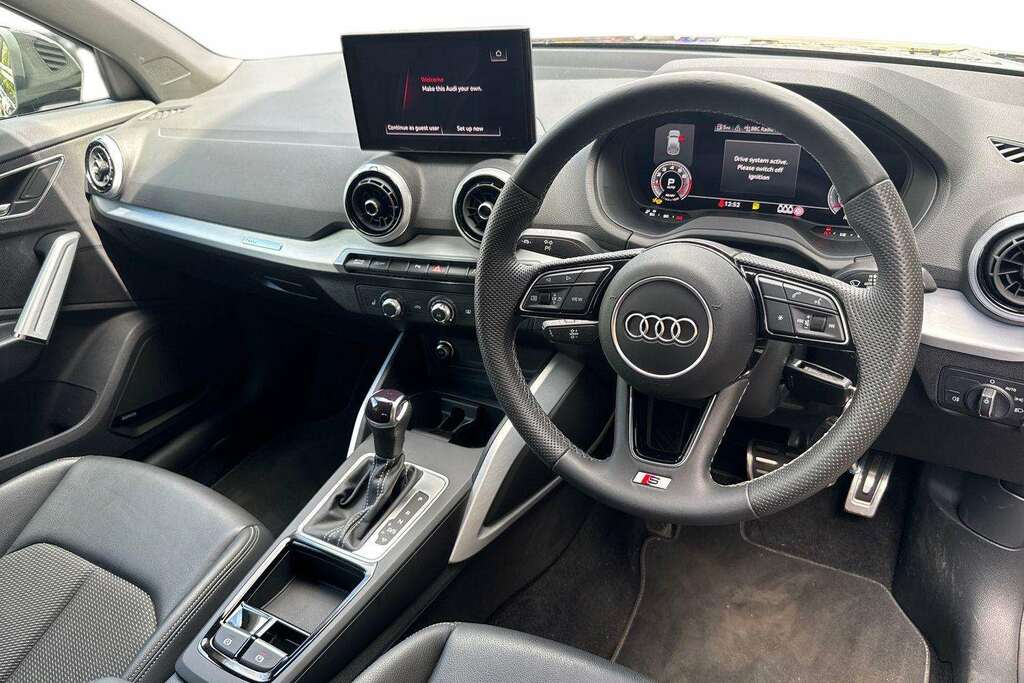 Audi Q2 35 Tfsi S Line S Tronic 2024 BA24YHB Black #5