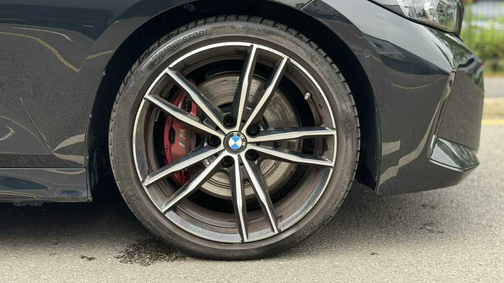 BMW 3 Series 320I M Sport Step 2023 FL73KWX Black #4
