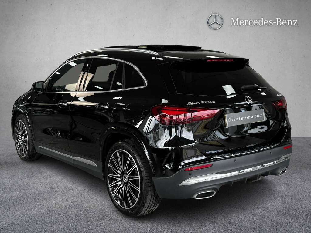 Mercedes-Benz GLA Class 220D 4Matic Amg Line Premium Plus 2025 KN25CYY Black #4