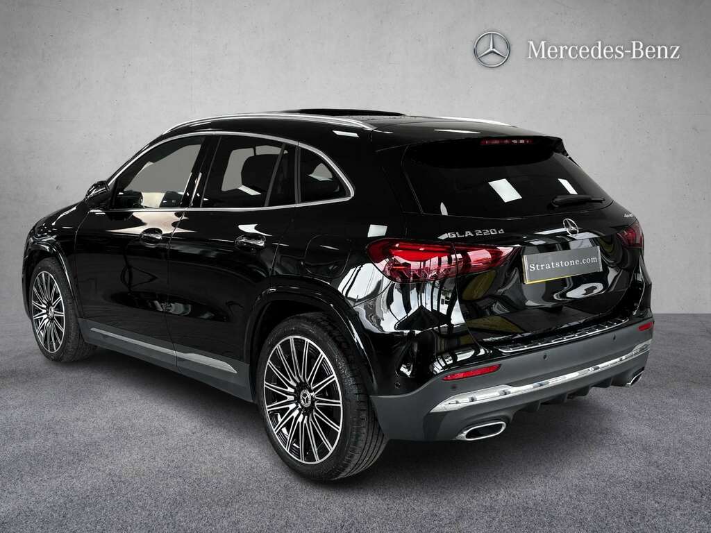 Mercedes-Benz GLA Class 220D 4Matic Amg Line Premium Plus 2025 KX25UXJ Black #4
