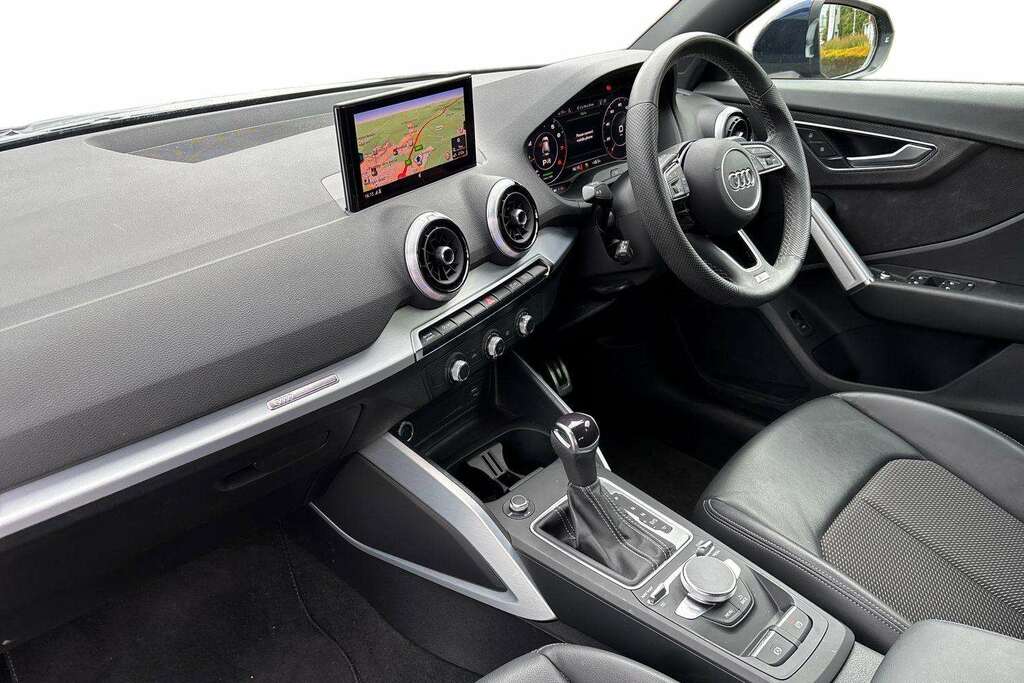 Audi Q2 35 Tfsi S Line S Tronic 2023 MM72NUH Blue #2