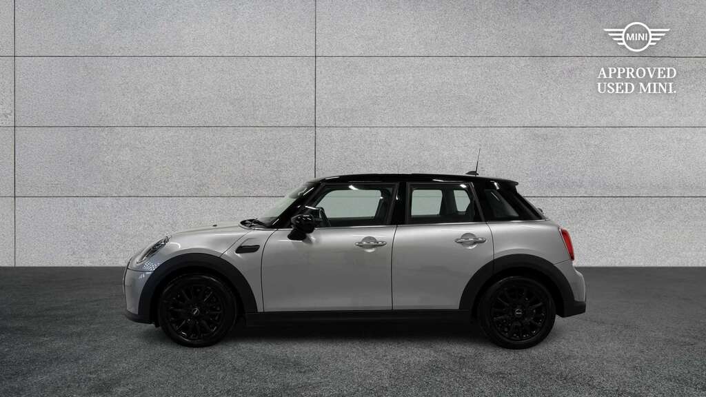 Mini Hatch 1.5 Cooper Classic Premium 2023 YR73HDO Silver #2