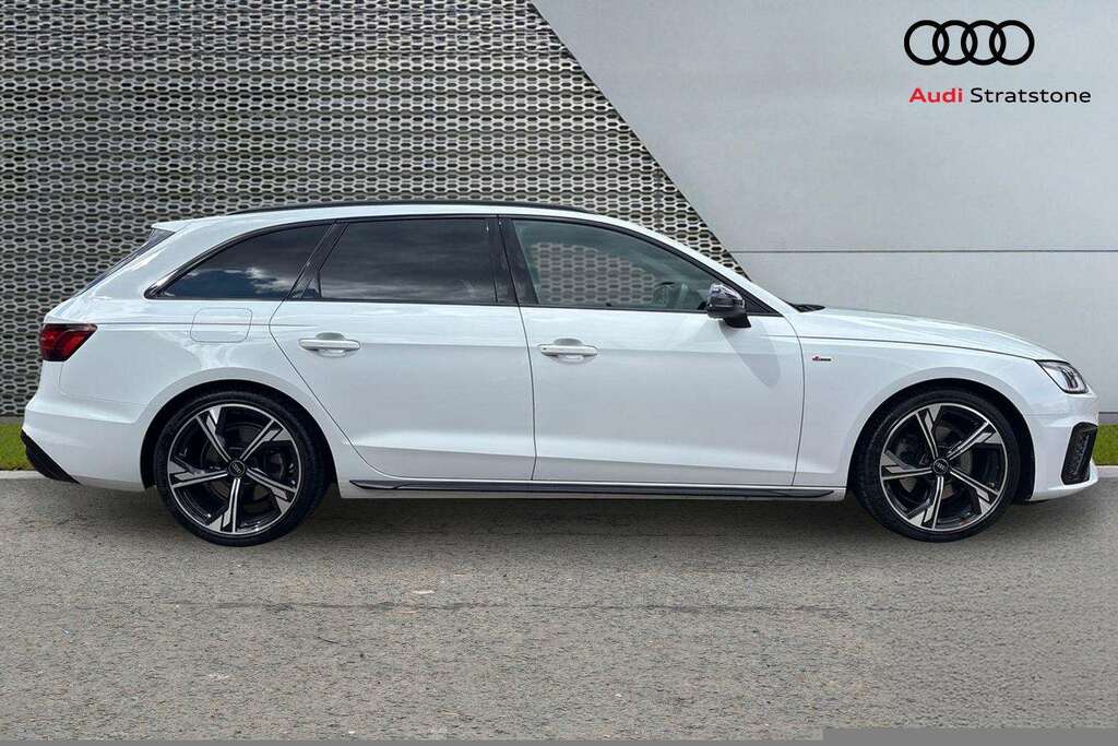 Audi A4 35 Tdi Black Edition S Tronic 2024 KP74NCO White #4