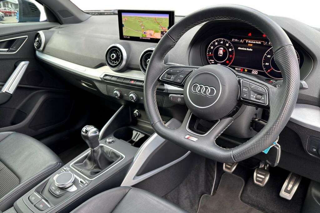 Audi Q2 35 Tfsi Black Edition 2023 DW23FZL Blue #6