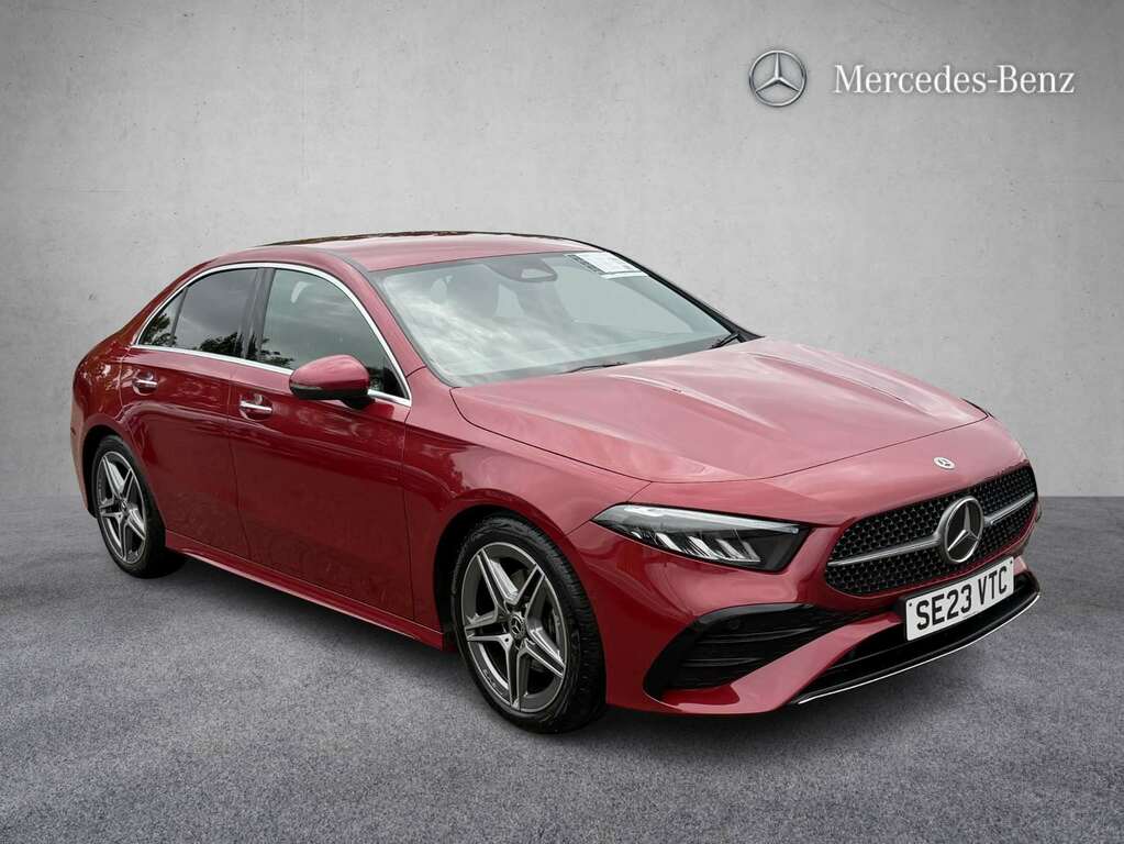 Mercedes-Benz A Class A180 Amg Line Executive 2023 Red