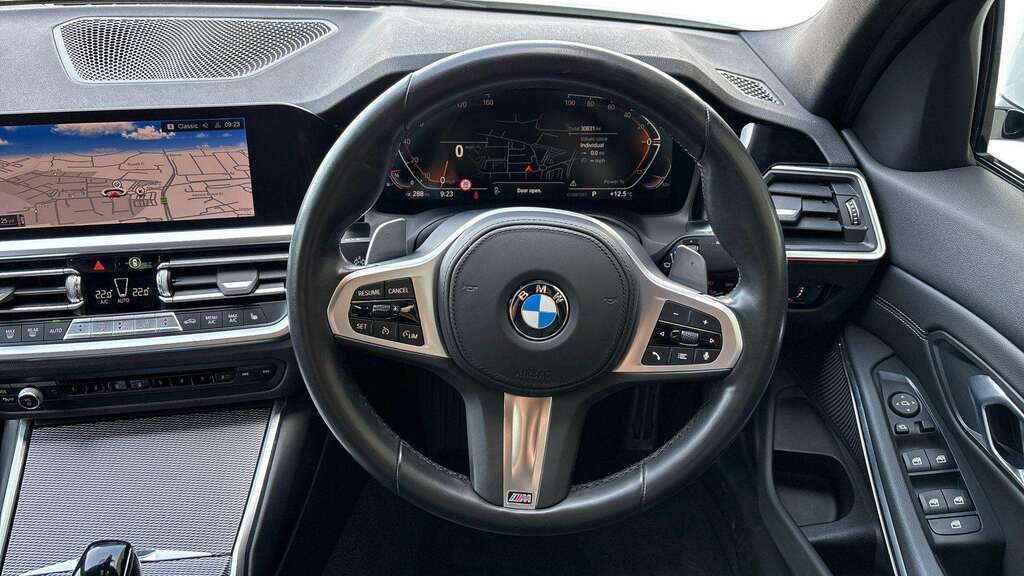 BMW 3 Series 320I M Sport Step 2022 RJ71OSK White #6