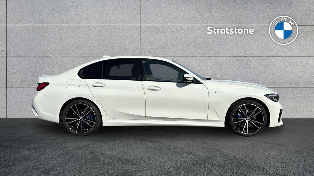 BMW 3 Series 320I M Sport Step 2022 RJ71OSK White #3