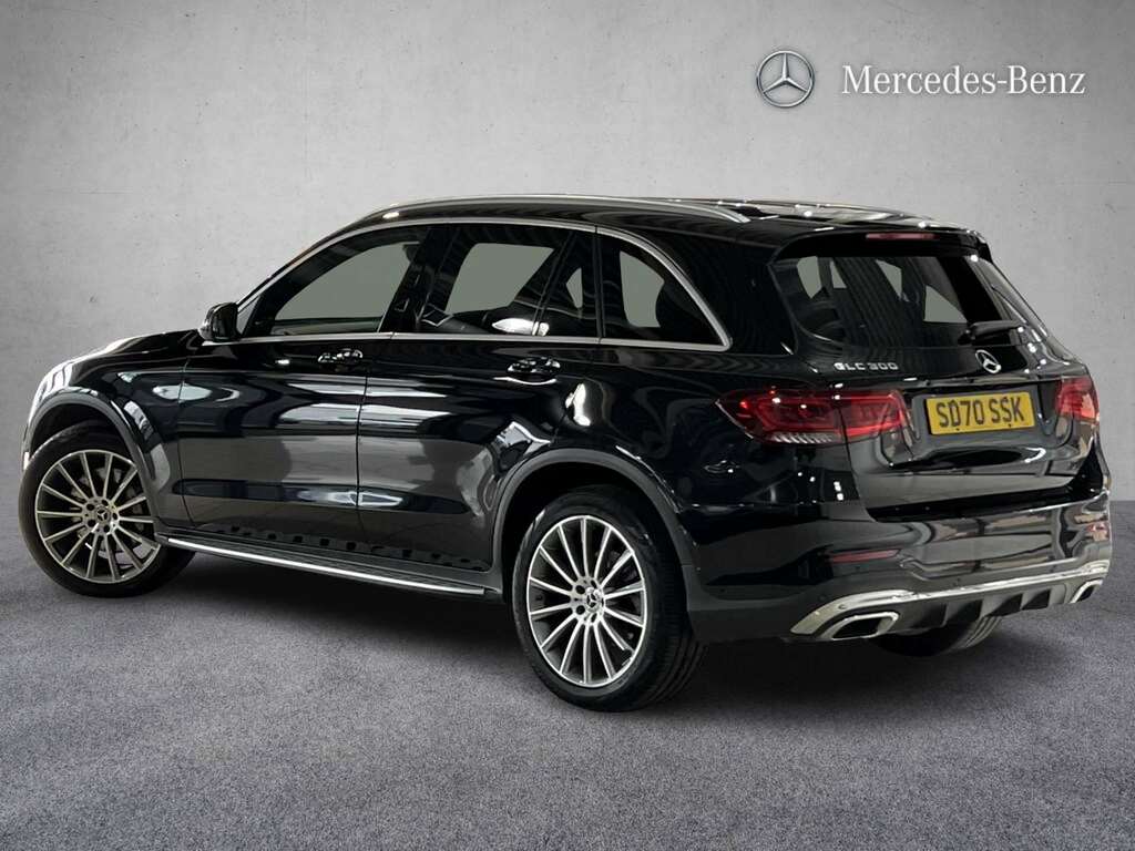 Mercedes-Benz GLC Class 300 4Matic Amg Line Premium 9G-tronic 2020 SD70SSK Black #2