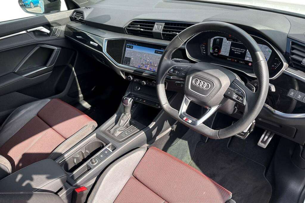 Audi Q3 35 Tfsi Black Edition S Tronic 2022 PK22ZYS White #6